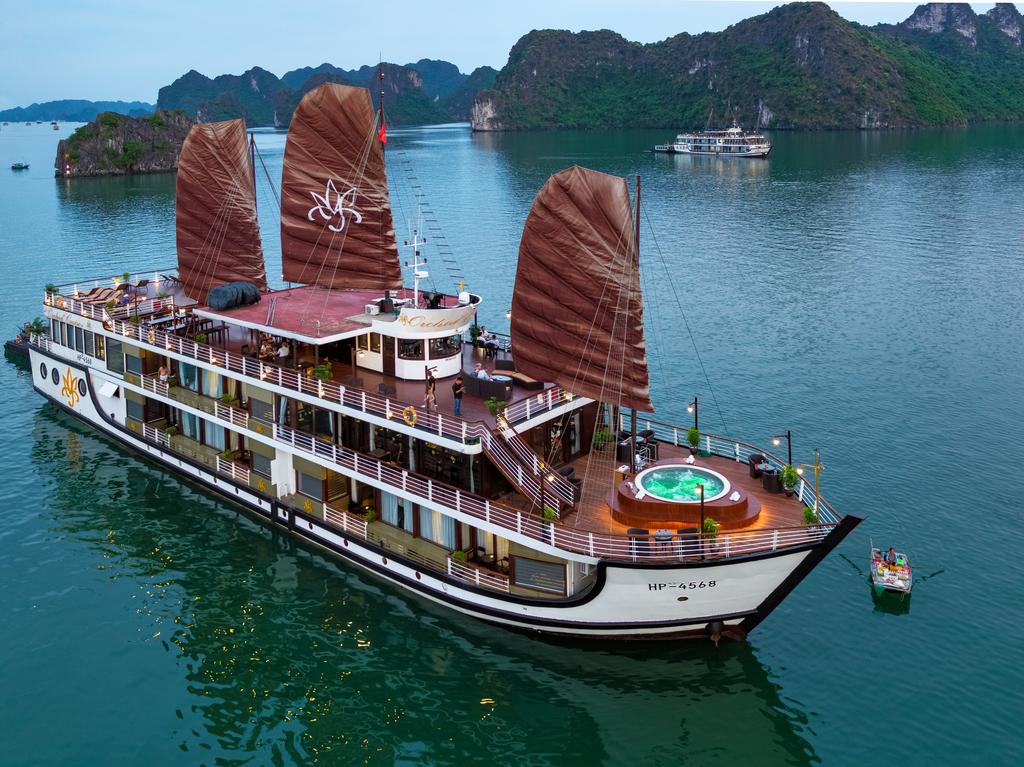 bảng giá top 11 tàu, du thuyền 4-5 sao đẹp, cao cấp, sang trọng, nổi tiếng nhất ở Hạ Lọng cho thuê Tour