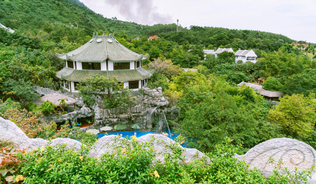 Quy Ha thap onsen