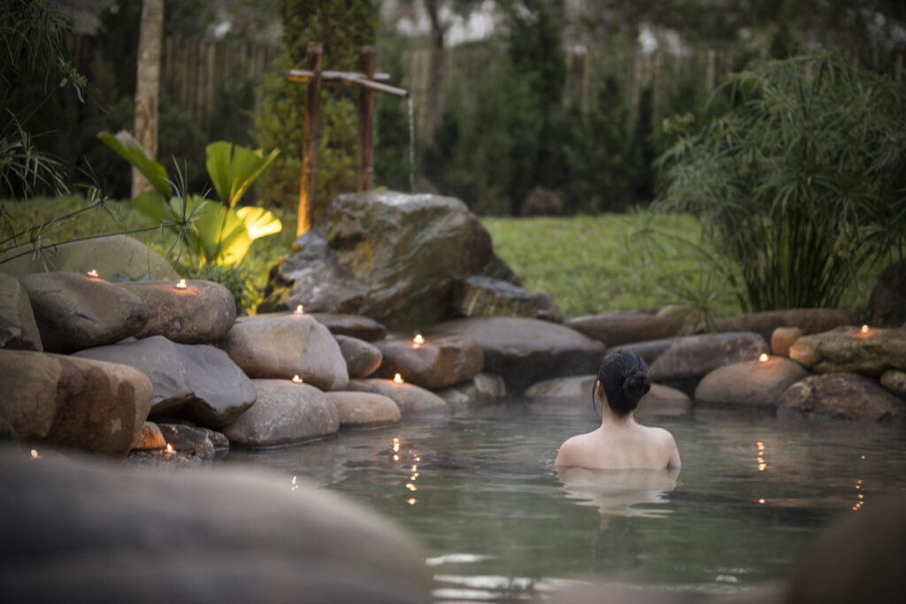 awr outdoor onsen 03 1 15301693157981115907007