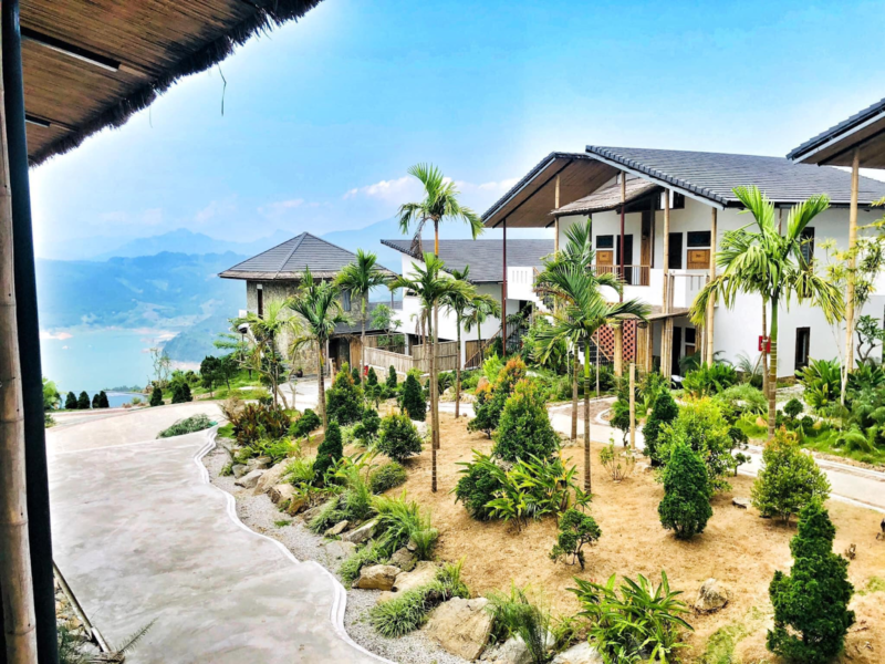 review-dich-vu-gia-phong-tai-bakhan-village-resort-mai-chau-hoabinh-1