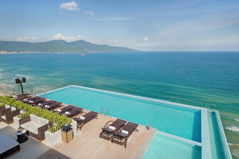 review-khach-san-tms-hotel-da-nang-beach-5-sao-1