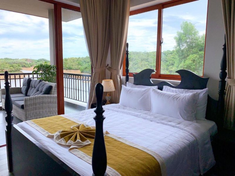 review-phong-nha-lake-house-resort-quang-binh3