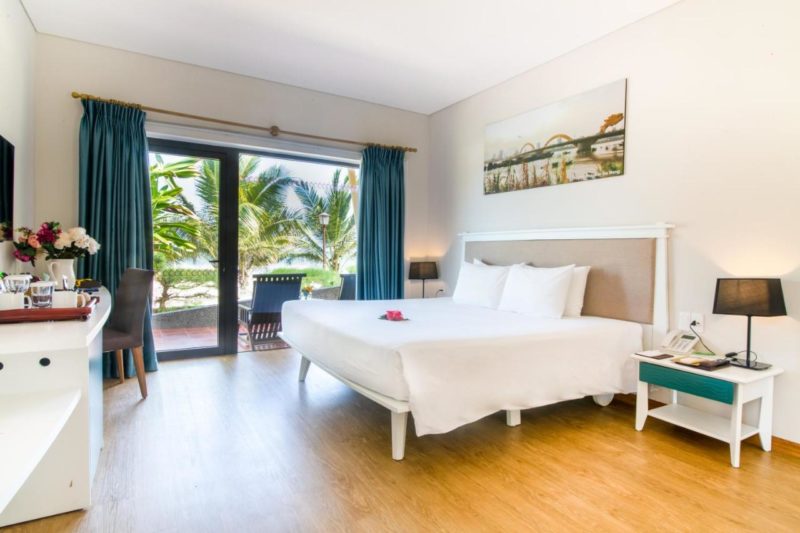 review-sandy-beach-non-nuoc-resort-da-nang-4