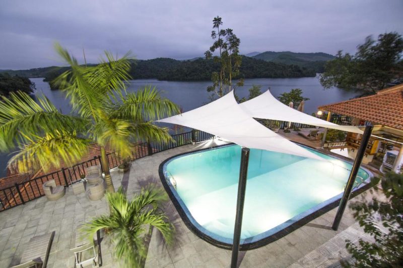 review-phong-nha-lake-house-resort-quang-binh2