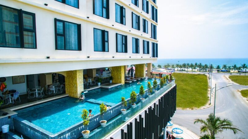 review-khach-san-cicilia-hotel-spa-da-nang-ve-cac-dich-vu-tien-ich-ho-boi-nha-hang-spa-bar-2