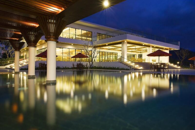 Gia-phong-Cam-Ranh-Riviera-Beach-Resort-&-Spa
