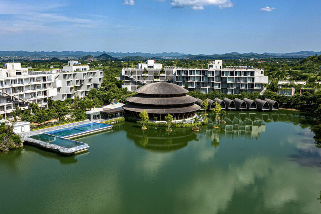 toan canh vedana resort ninh binh